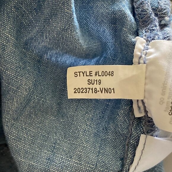 Madewell Women's Chambray Pull-On Shorts. Style L0048. Blue. Size Small - Picture 8 of 12